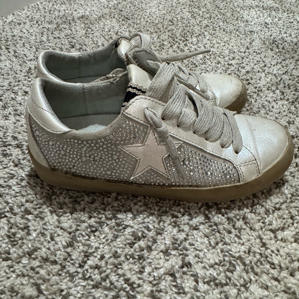 ShuShop Metallic Silver Star Sneakers